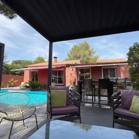 Charming Villa For 6 In Agde Сasa de vacaciones