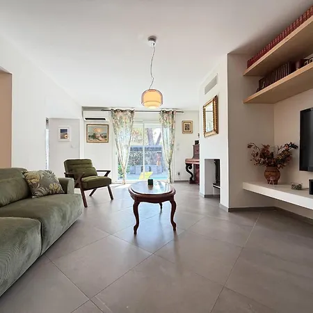 Сasa de vacaciones Charming Villa For 6 In Agde Le Grau d'Agde