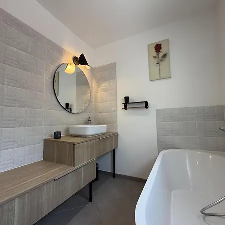 Charming For 6 In Agde *