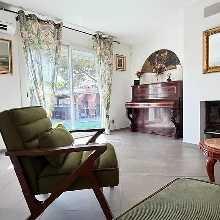 Charming For 6 In Agde